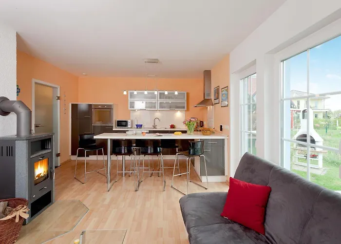 Fh Blaue Haus Am Peenestrom 佩讷明德